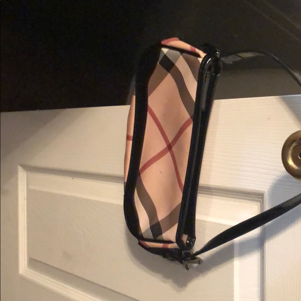 Burberry clutch